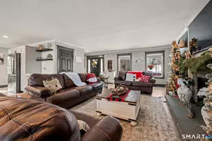 37 Kenmore Ave, Waterbury, CT 06708 - Photo 5