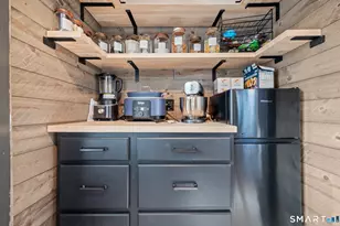 37 Kenmore Ave, Waterbury, CT 06708 - Photo 13