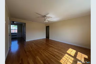 35 Nob Hill Circle #D, Bridgeport, CT 06610 - Photo 5