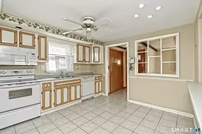 71 Sycaway Street, West Haven, CT 06516 - Photo 9