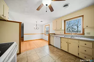 12 Dune Rd, Enfield, CT 06082 - Photo 5