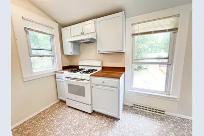 30 Bonsilene Street, Milford, CT 06460 - Photo 9