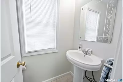 27 Amber Place, Waterbury, CT 06705 - Photo 11