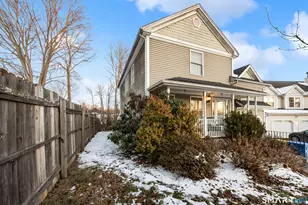 27 Amber Pl, Waterbury, CT 06705 - Photo 33