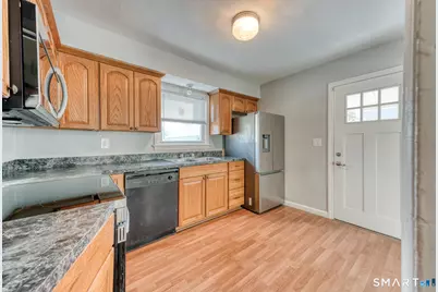 523 Adams Street, Manchester, CT 06040 - Photo 5