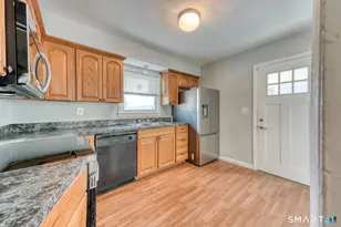 523 Adams St, Manchester, CT 06040 - Photo 5