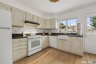 19 Windy Knolls Road #Right Side, Greenwich, CT 06831 - Photo 3