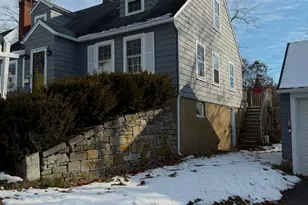 34 Harland Pl, Norwich, CT 06360 - Photo 3