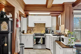 11 Winthrop Rd, West Hartford, CT 06110 - Photo 9