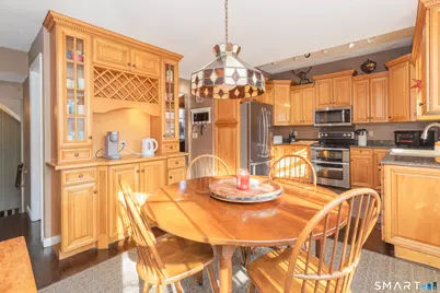 637 Watertown Road, Middlebury, CT 06762 - Photo 11