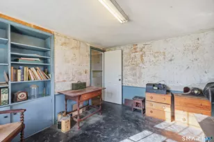 38 Roberts Ln, West Hartford, CT 06107 - Photo 11