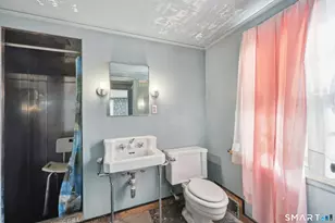 38 Roberts Ln, West Hartford, CT 06107 - Photo 23