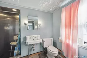 38 Roberts Ln, West Hartford, CT 06107 - Photo 25