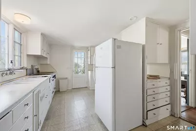 38 Roberts Lane, West Hartford, CT 06107 - Photo 7