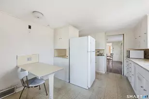 38 Roberts Ln, West Hartford, CT 06107 - Photo 9