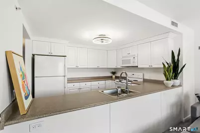 3250 Fairfield Avenue #APT 302, Bridgeport, CT 06605 - Photo 5