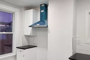 23 King St, Hartford, CT 06114 - Photo 3