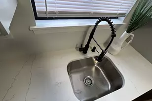 111 Sutton Pl, Bloomfield, CT 06002 - Photo 19