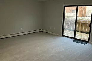 111 Sutton Pl, Bloomfield, CT 06002 - Photo 7