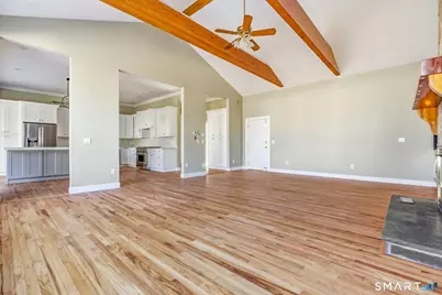 106 C Comstock Hill Avenue, Norwalk, CT 06850 - Photo 23