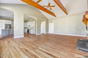 106 C Comstock Hill Ave, Norwalk, CT 06850 - Photo 23