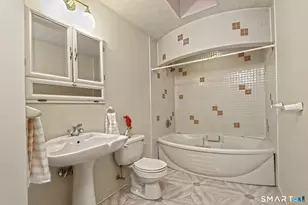 95 Ash Dr, Hamden, CT 06518 - Photo 27