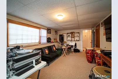 18 Anns Farm Road, Hamden, CT 06518 - Photo 33