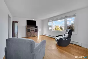 21 Glenn Ln, West Hartford, CT 06110 - Photo 3