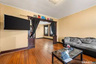 386 Huntington Rd, Bridgeport, CT 06608 - Photo 9