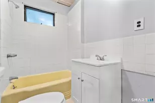 73 South St, Waterbury, CT 06706 - Photo 15