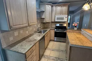 182 Hewitt St, Bridgeport, CT 06607 - Photo 1