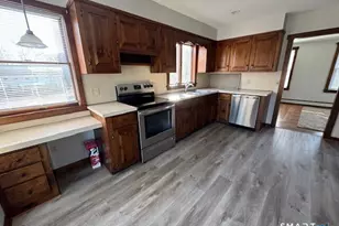 18 Cleveland St, Stonington, CT 06379 - Photo 3