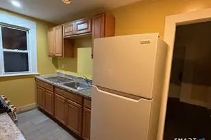 390 Willow St, Waterbury, CT 06710 - Photo 3