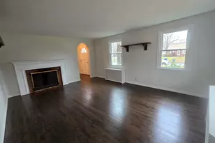 226 Camp St, Plainville, CT 06062 - Photo 9