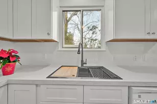 98 Heritage Vlg, Southbury, CT 06488 - Photo 3