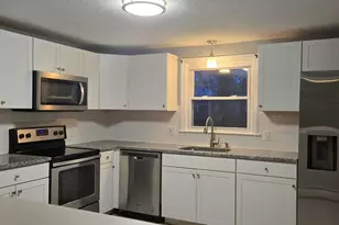 40 Beech Rd, Enfield, CT 06082 - Photo 9