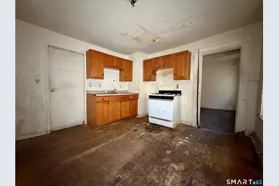 1050 Hancock Avenue, Bridgeport, CT 06605 - Photo 23