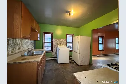 1050 Hancock Avenue, Bridgeport, CT 06605 - Photo 13