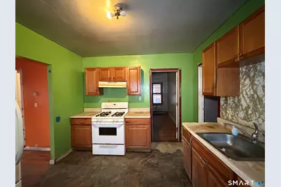 1050 Hancock Avenue, Bridgeport, CT 06605 - Photo 11