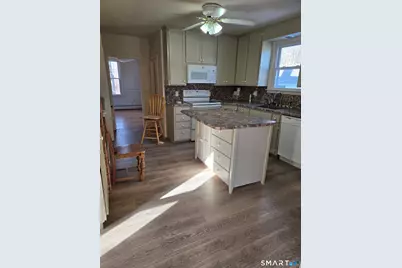 40 Maple Avenue Ext, Montville, CT 06382 - Photo 3