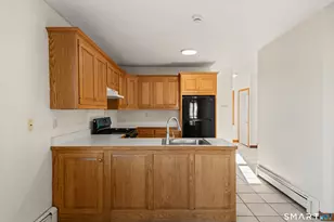 275 Jennings Rd, Fairfield, CT 06825 - Photo 7