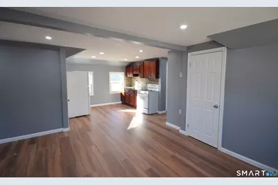 70 Westfield Avenue #3rd Fl, Bridgeport, CT 06606 - Photo 7