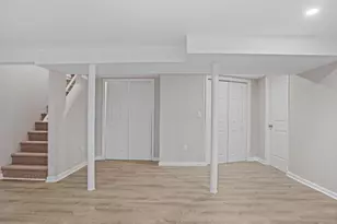 36 Craig Ln, Trumbull, CT 06611 - Photo 19