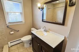 200 Lobdell Dr, Stratford, CT 06614 - Photo 7