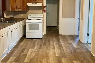 166 Laurel Ave, Bridgeport, CT 06605 - Photo 9