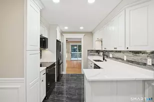 193 The Meadows, Enfield, CT 06082 - Photo 7