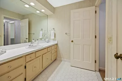 580 Mountain Road #APT C, West Hartford, CT 06117 - Photo 19