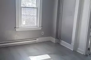 28 Hill St, Waterbury, CT 06704 - Photo 9