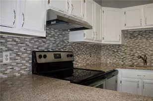 51 Schuyler Ave, Stamford, CT 06902 - Photo 3