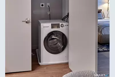 [Address not provided], New Haven, CT 06511 - Photo 17